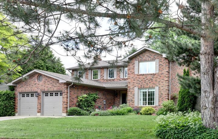 Property Photo:  2021 Shawanaga Trail  ON L5H 3Z3 