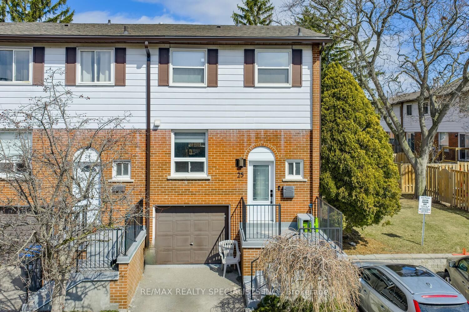 Property Photo:  2445 Homelands Drive 25  ON L5K 2C6 