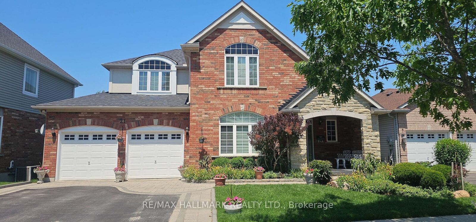 Property Photo: 21 Oakside Drive Lower Level ON L9P 2A4