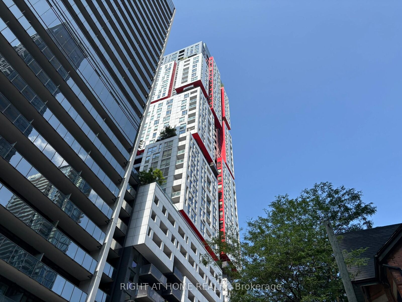 Property Photo: 318 Richmond Street W 3002 ON M5V 0B4