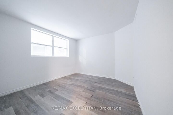 Property Photo:  414 Jarvis Street G4  ON M4Y 3C2 