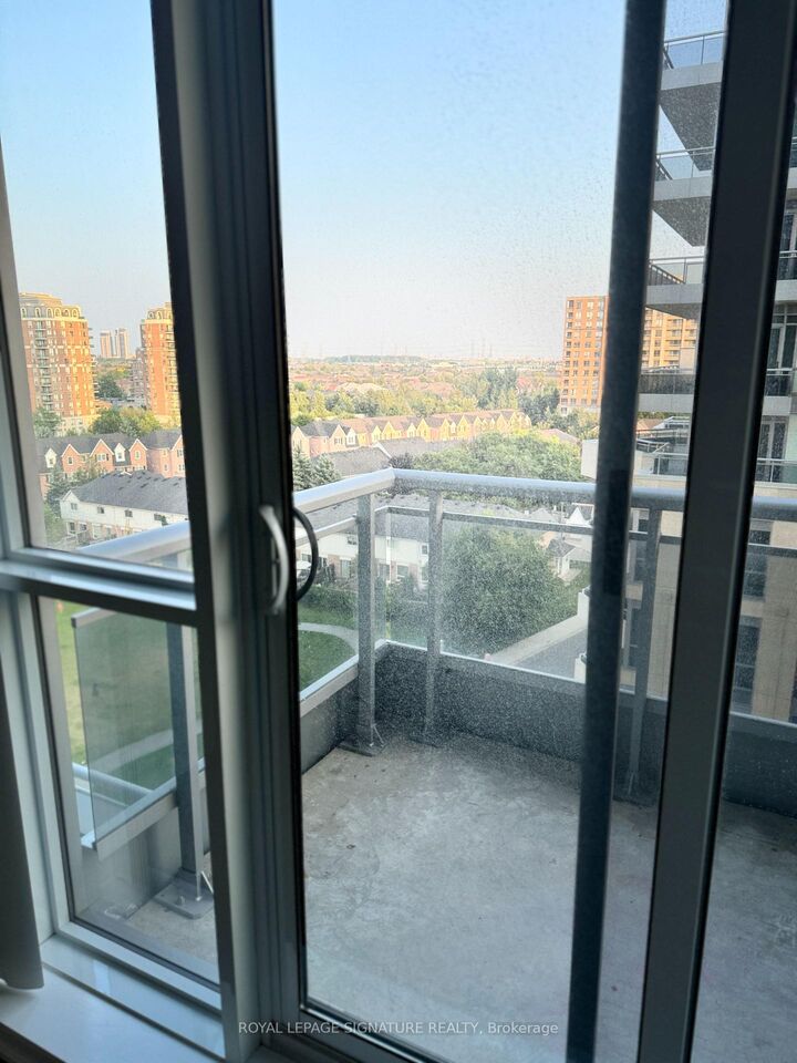 Property Photo:  9205 Yonge Street 808  ON L4C 1V5 