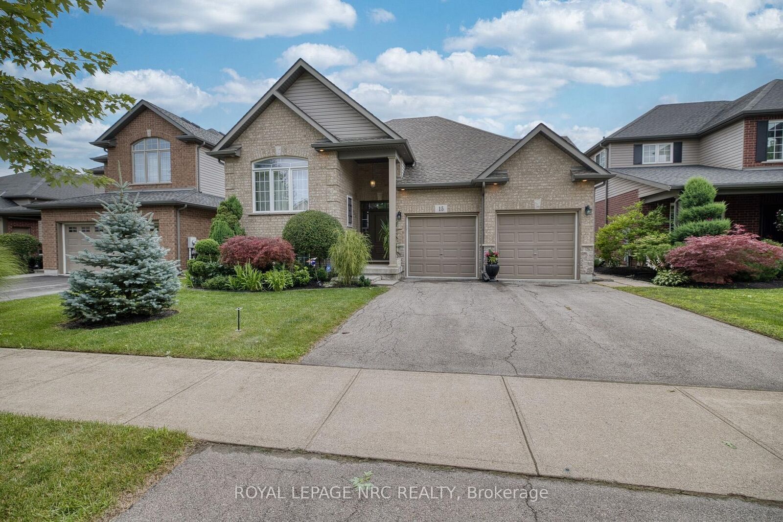 Property Photo: 15 Fisher Drive ON L0S 1T0