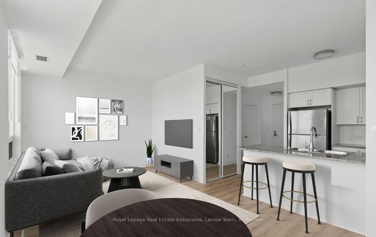 Property Photo: 208 Enfield Place 3701 ON L5B 0G8