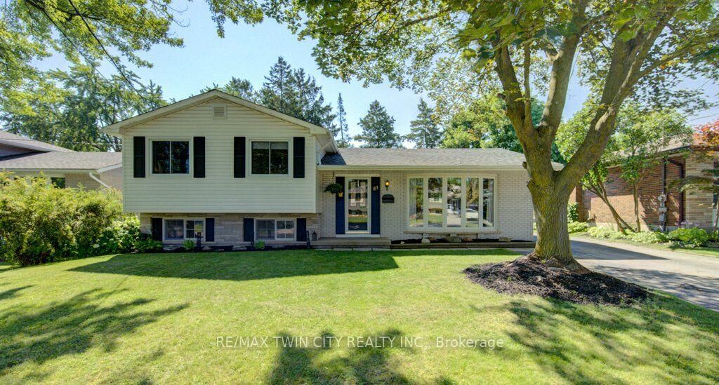 Photo de la propriété:  61 Windsor Street  ON N1E 3N3 