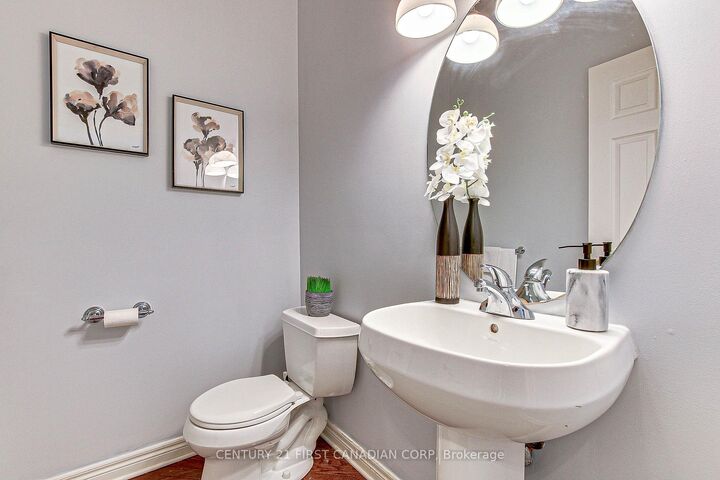 Property Photo: 322 Chambers Place ON N5X 4H4