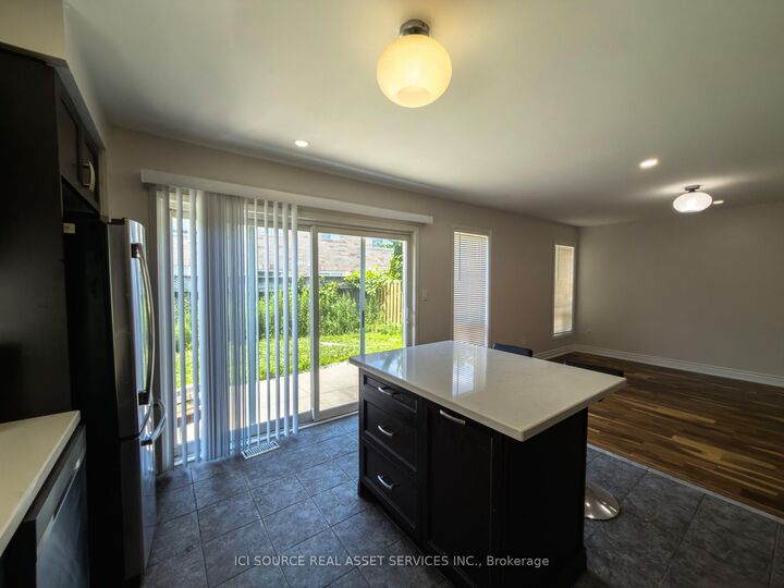 Property Photo:  1573 Evans Terrace  ON L9T 5J4 