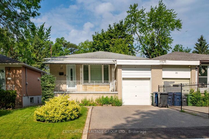 Property Photo:  33 Elise Terrace  ON M2R 2W9 