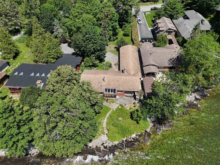 Property Photo: 19 Lakeland Point Drive ON K7M 4E8