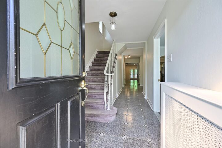Property Photo: 32 Marilyn Crescent Main ON M4B 3C6