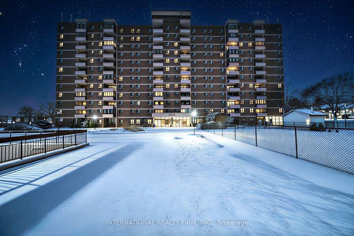 Property Photo:  1615 Bloor Street 801  ON L4X 1S2 