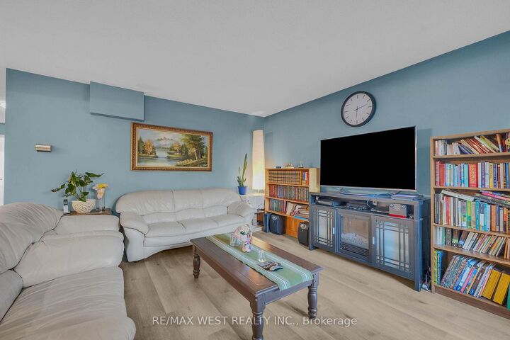 Property Photo: 2866 Battleford Road 3D ON L5N 3L3