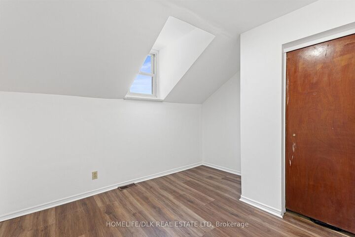Property Photo:  20/22 Pearl Street E  ON K6V 1P3 