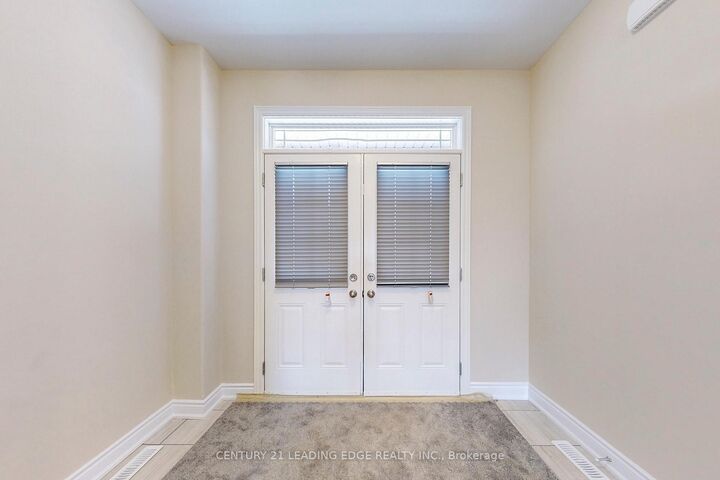 Property Photo: 3151 Monarch Drive ON L3V 7X1