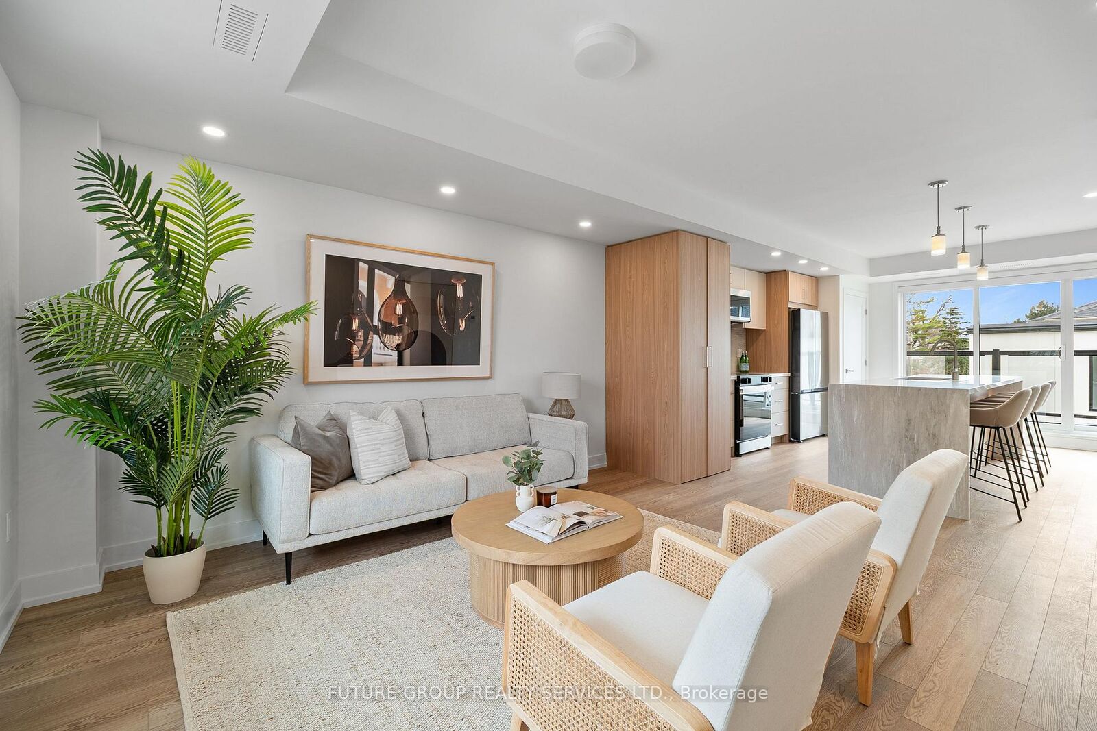 Property Photo:  34 Poplar Avenue Unit 3  ON M9B 3R4 