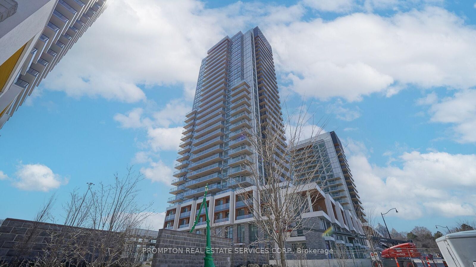 Property Photo: 25 McMahon Drive 1110 ON M2K 0J2