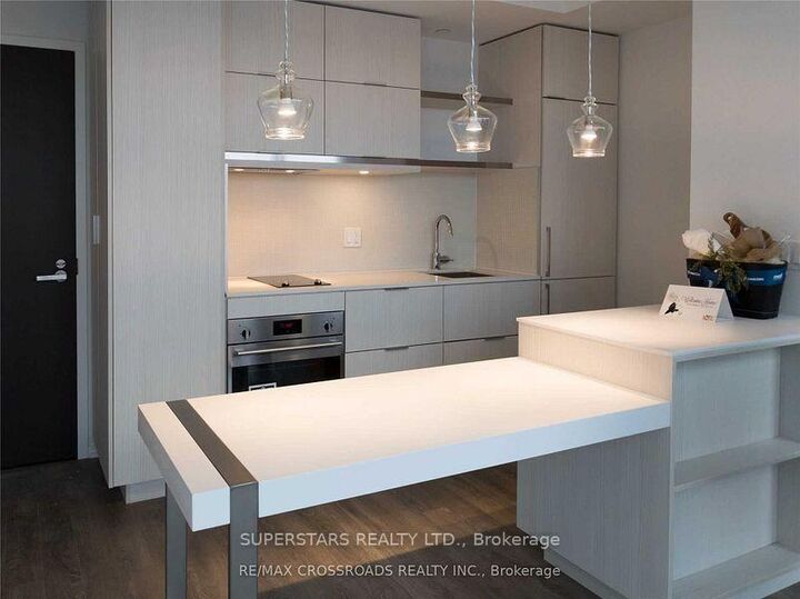 Property Photo:  197 Yonge Street 5413  ON M5B 0C1 