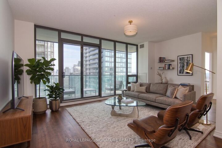 Property Photo: 33 Lombard Street 3204 ON M5C 3H8