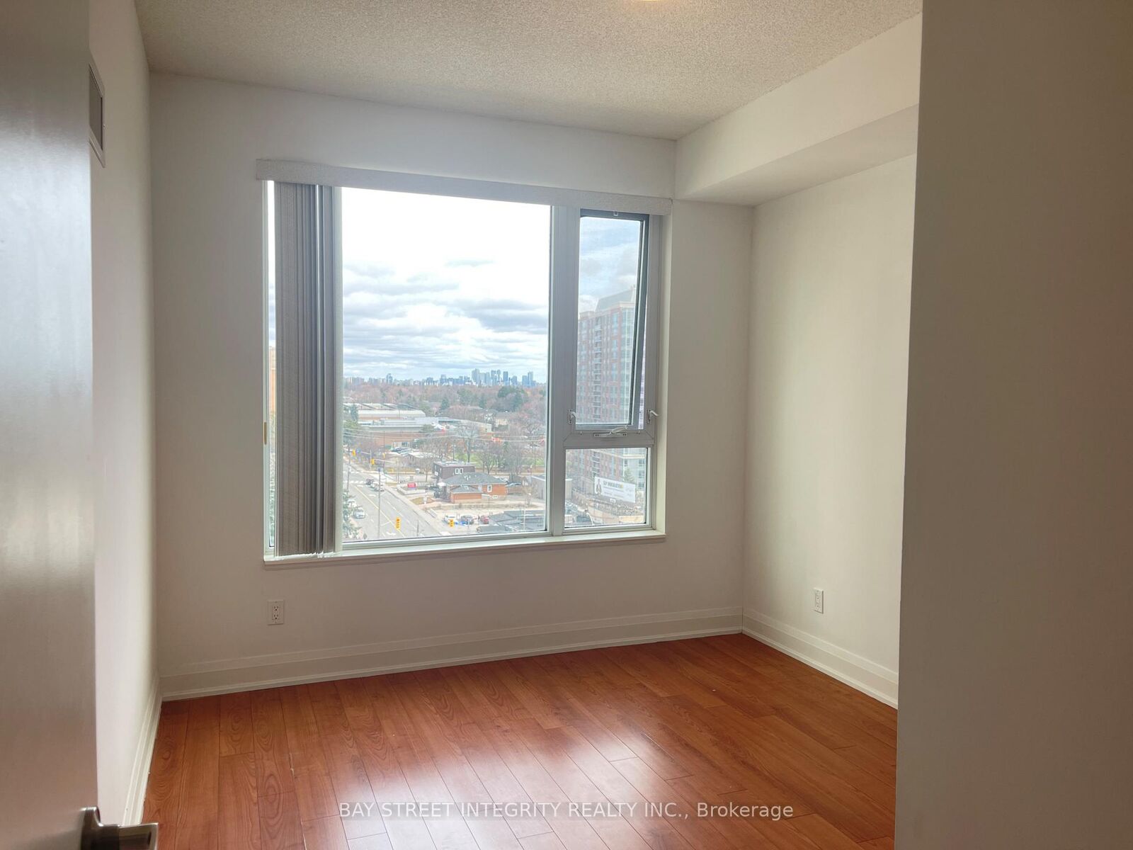 Property Photo: 68 Canterbury Place 1001 ON M2N 0H8
