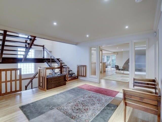 Property Photo:  45 Aldershot Crescent  ON M2P 1L7 