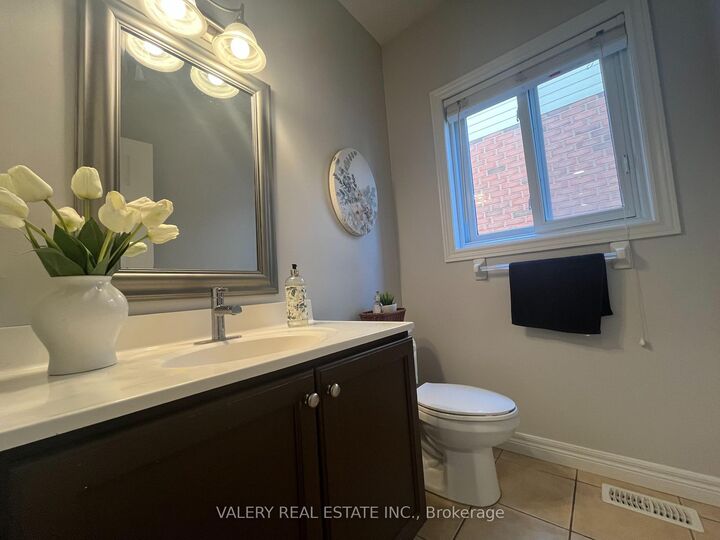Property Photo:  70 Doonmills Drive  ON N2P 2X3 