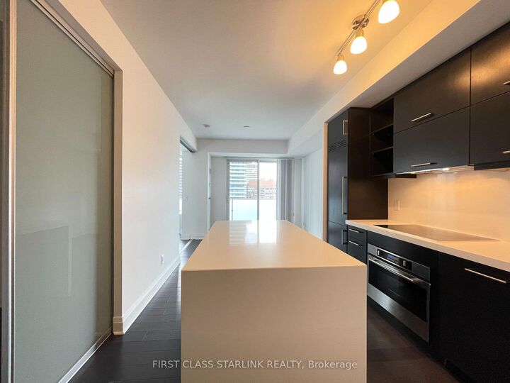 Property Photo: 1080 Bay Street 1203 ON M5S 0A5