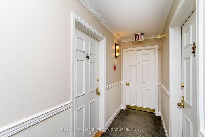 Property Photo: 222 Bruyere Street 201 ON K1N 5E3