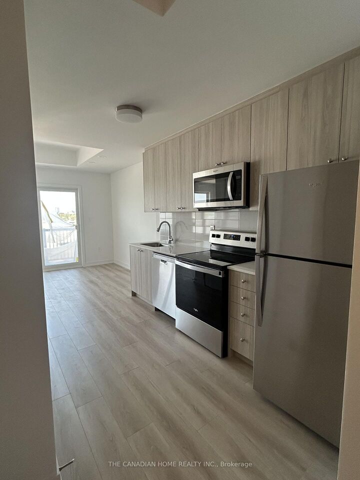 Property Photo: 25 Palace Street P11 ON N2E 0L3