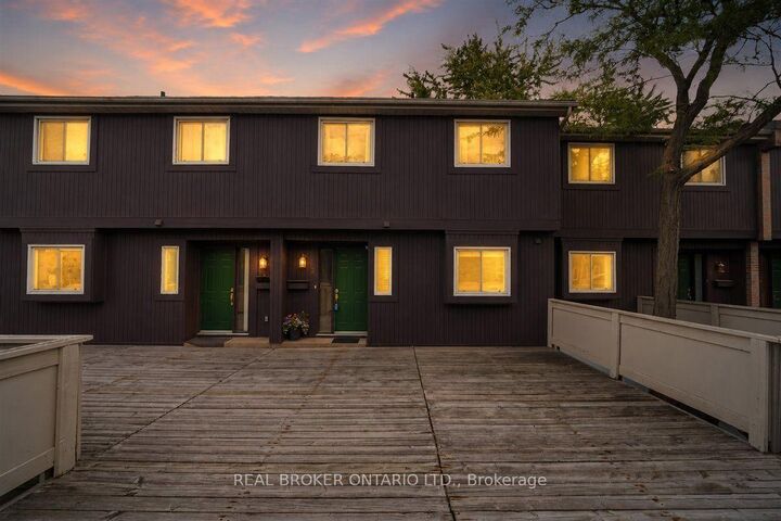 Photo de la propriété: 6855 Glen Erin Drive 2 ON L5N 1P6