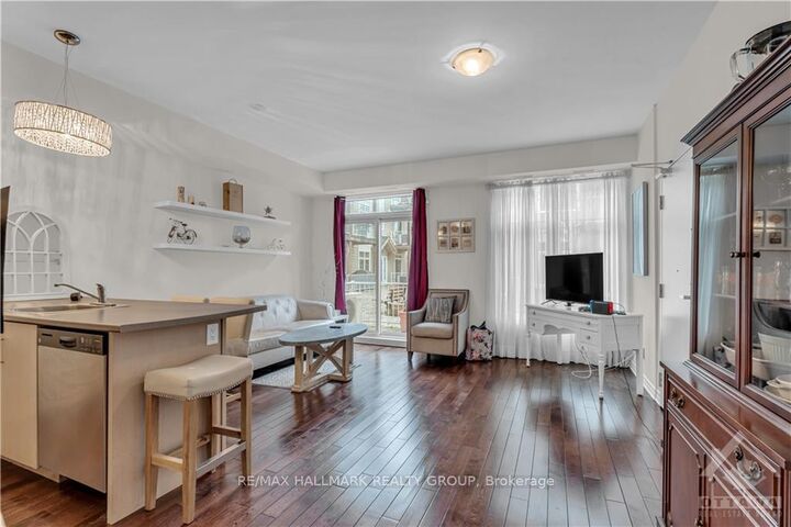 Property Photo: 326 Everest Private C ON K1G 4E3