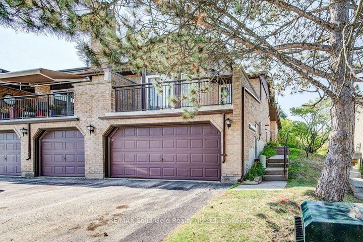 Property Photo: 450 Beechwood Drive 6 ON N2T 1Y7