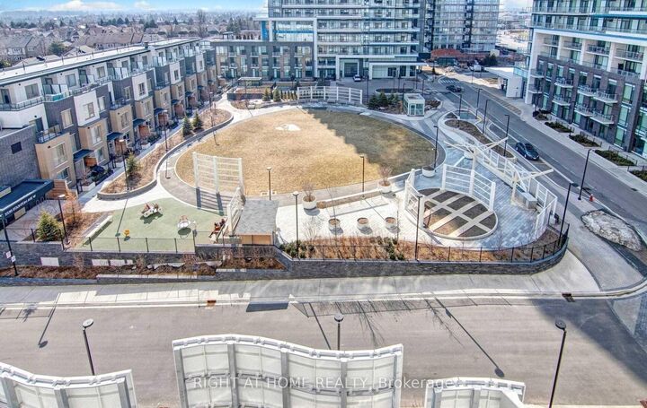 Property Photo:  2520 Eglinton Avenue W 510  ON L5M 0Y4 
