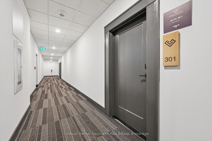 1882 Gordon Street 301 — photo 1
