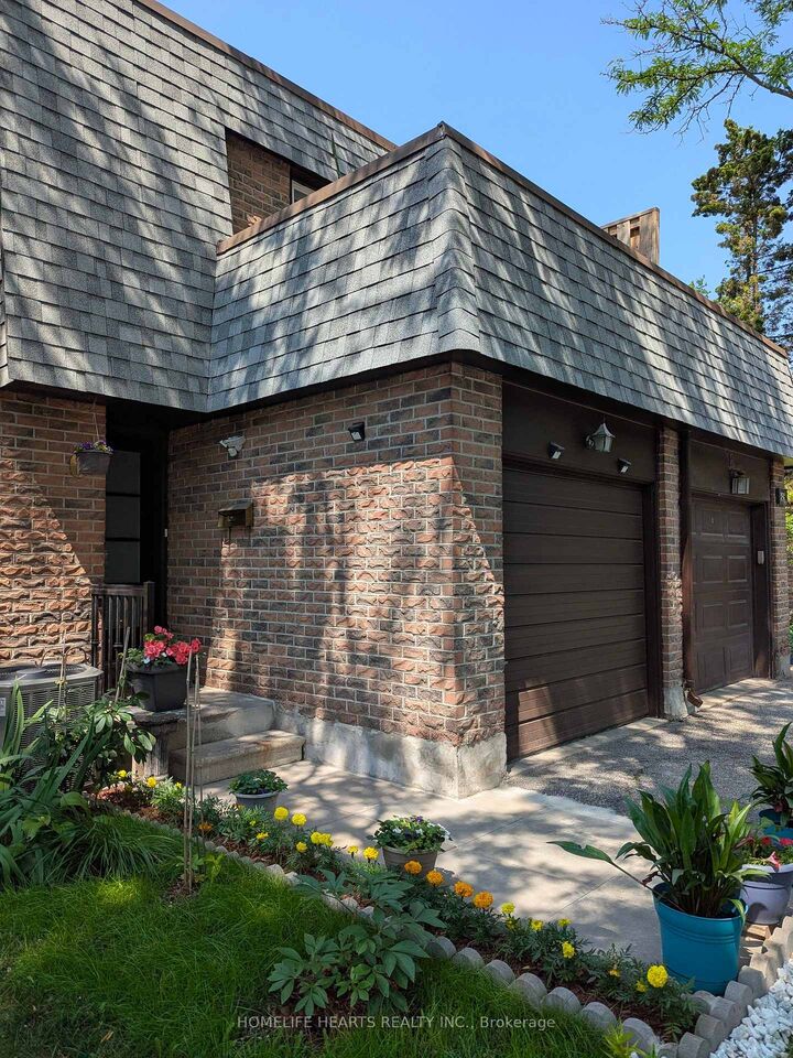 Property Photo:  6 Woodglen Way  ON L3R 3A8 