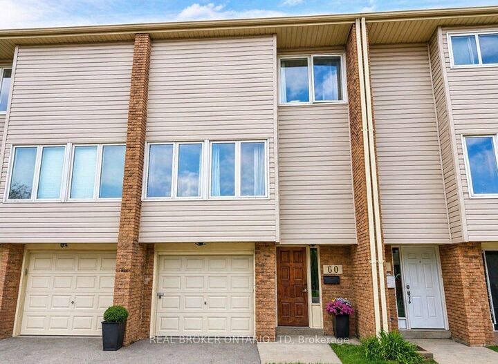 Property Photo: 700 Osgoode Drive 60 ON N6E 2H1