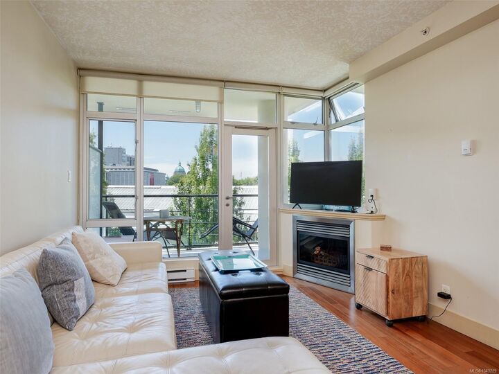Property Photo: 737 Humboldt St #S409 BC V8W 1B1
