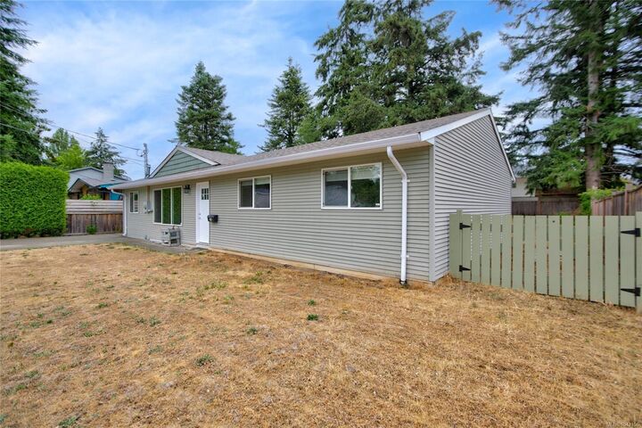 Property Photo:  378 Denman St  BC V9M 3A8 