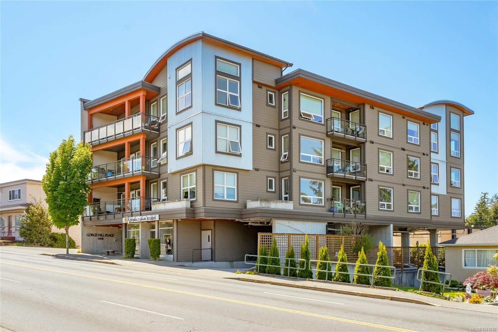 Property Photo: 1008 Tillicum Rd #403 BC V9A 1Z8