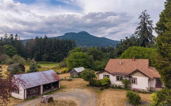 Property Photo: 6498 Somenos Rd BC V9L 5Z2