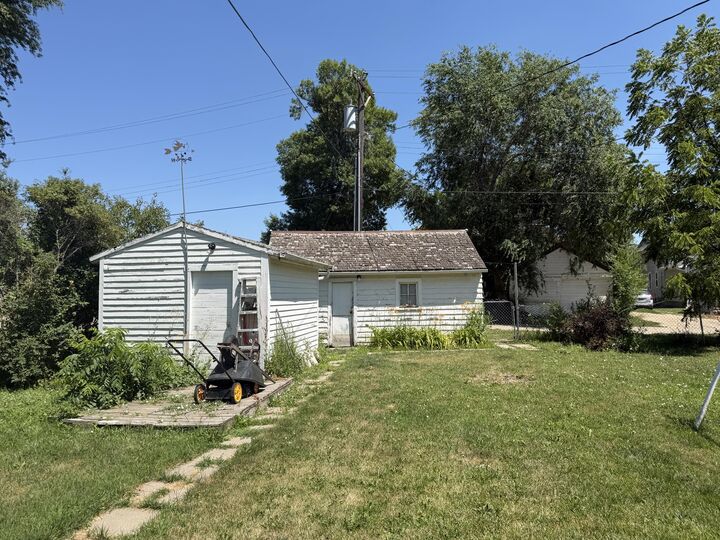 Property Photo:  306 N 3rd Street  SD 57401 
