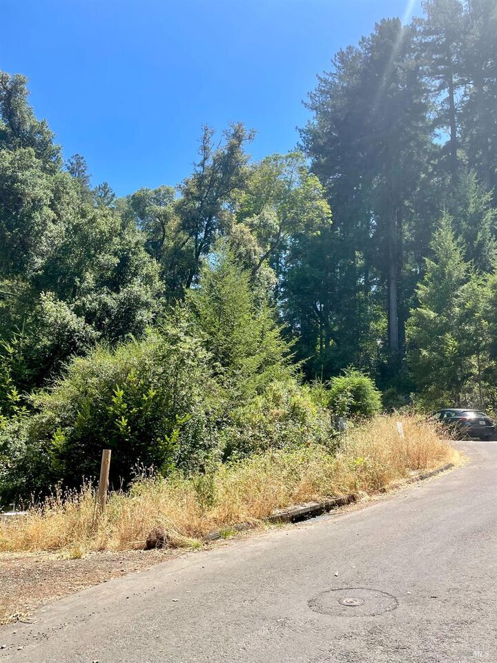 Property Photo: 5 Meadow View Lane CA 94963