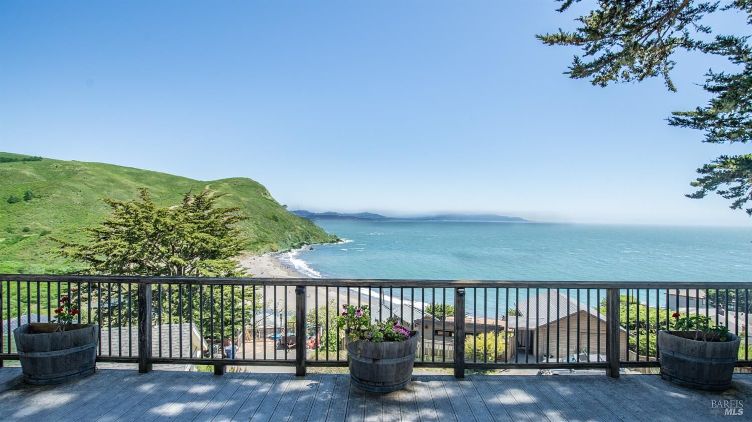 Property Photo:  120 Sunset Way  CA 94965 