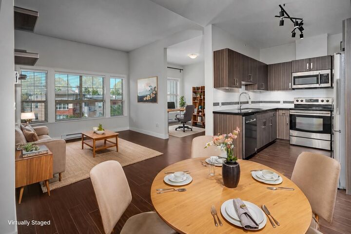 Property Photo: 20219 54A Avenue 403 BC V3A 0C7