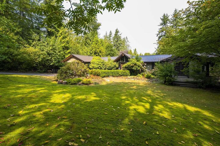 Property Photo: 14275 28 Avenue BC V4P 2H2