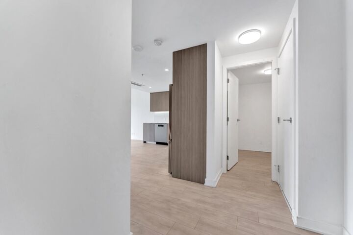 Property Photo:  1471 Hunter Street 408  BC V7J 1H3 