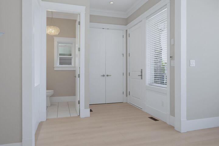 Property Photo: 1426 Finlay Street 3 BC V4B 4L5