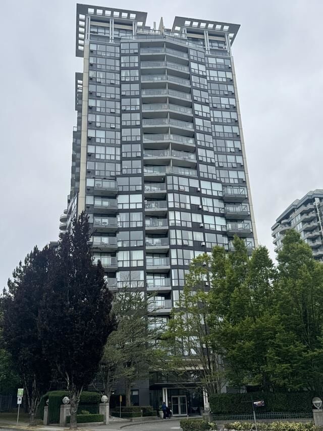 10899 University Drive 404 — photo 1