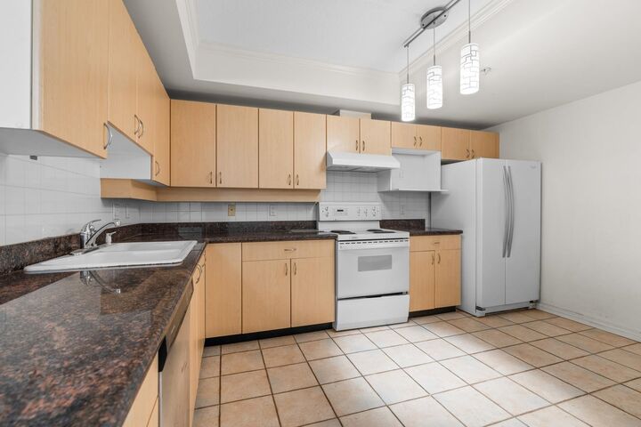 Property Photo:  6611 Cooney Road 1605  BC V6Y 4C5 