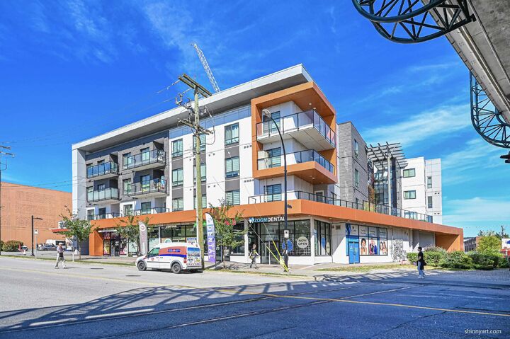 Property Photo: 6968 Royal Oak Avenue 406 BC V5J 4J2
