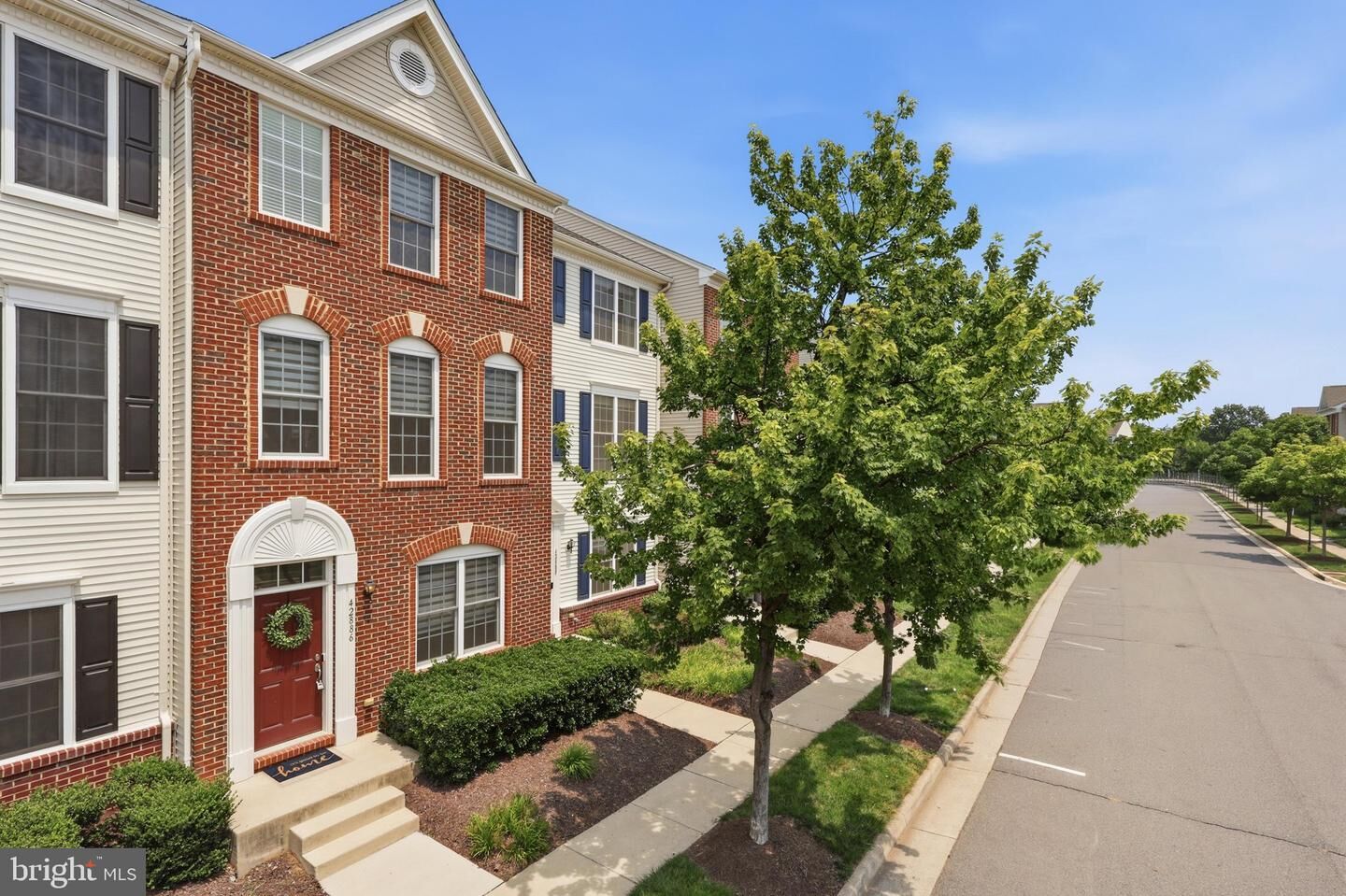 Property Photo: 42886 Pamplin Terrace VA 20152